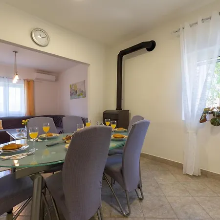 House * Zezevica